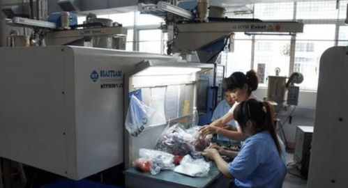 富士康廠花神似奶茶妹妹走紅網(wǎng)絡(luò)，網(wǎng)友直呼 抬頭那一刻，我戀愛了！